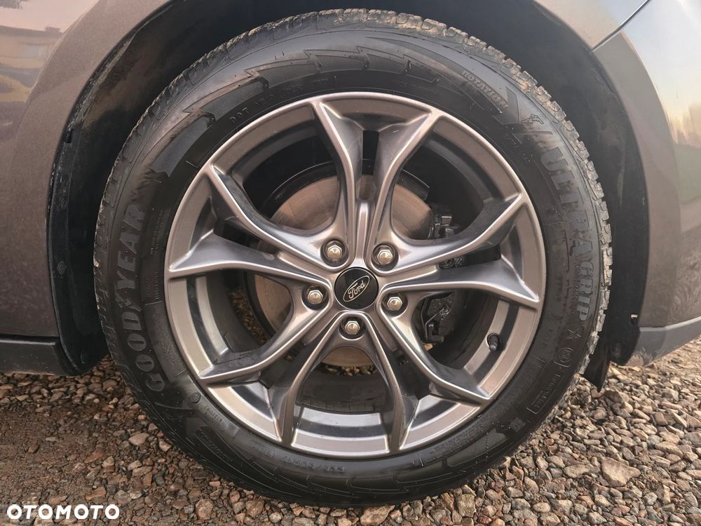 Ford Focus 2.0 EcoBoost ST mit Leder-Exclusiv-Paket - 17