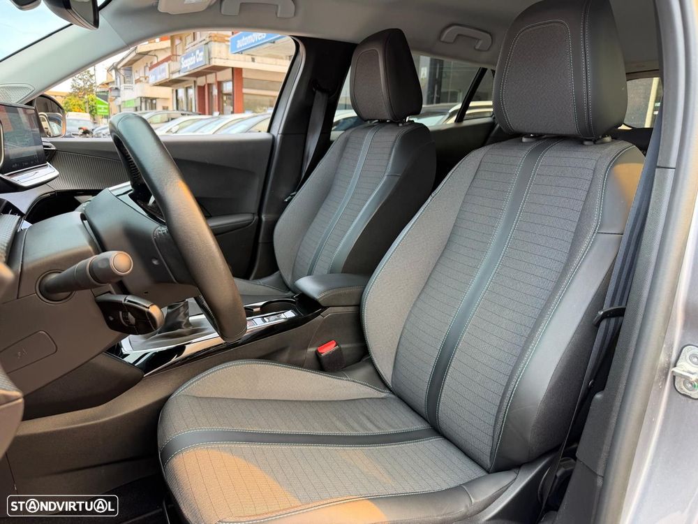 Peugeot 2008 1.2 PureTech Allure - 10