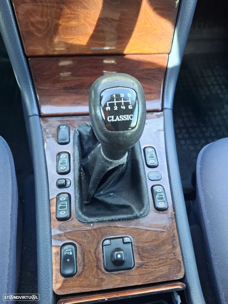 Mercedes-Benz E 200 Classic - 10