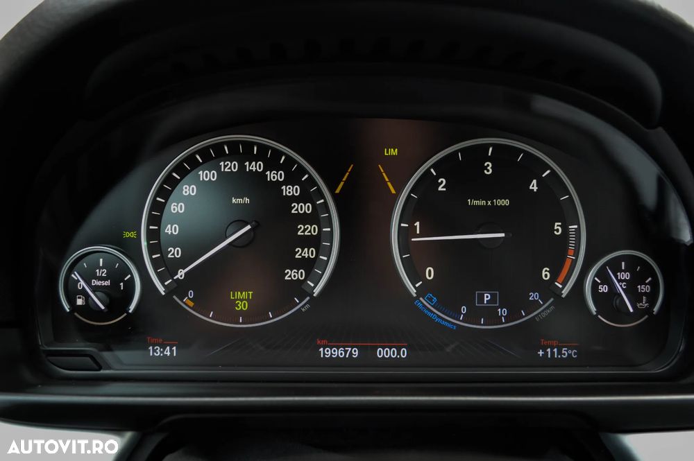 BMW Seria 5 525d xDrive - 7