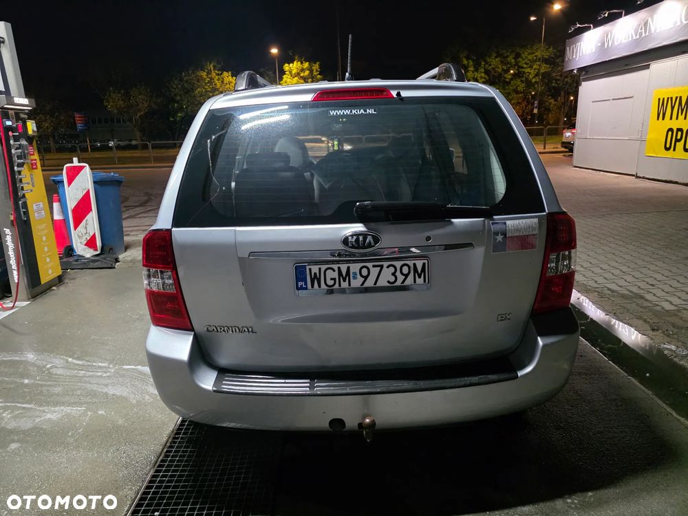 Kia Carnival - 9