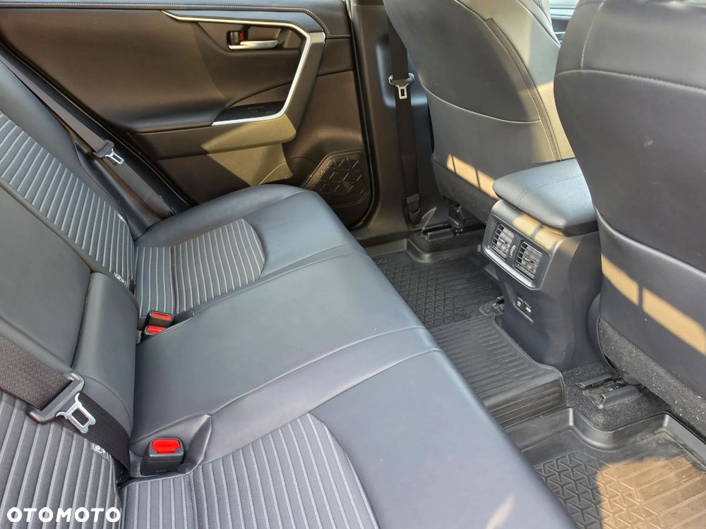 Toyota RAV4 2.5 Hybrid Black Edition by JBL 4x4 - 38