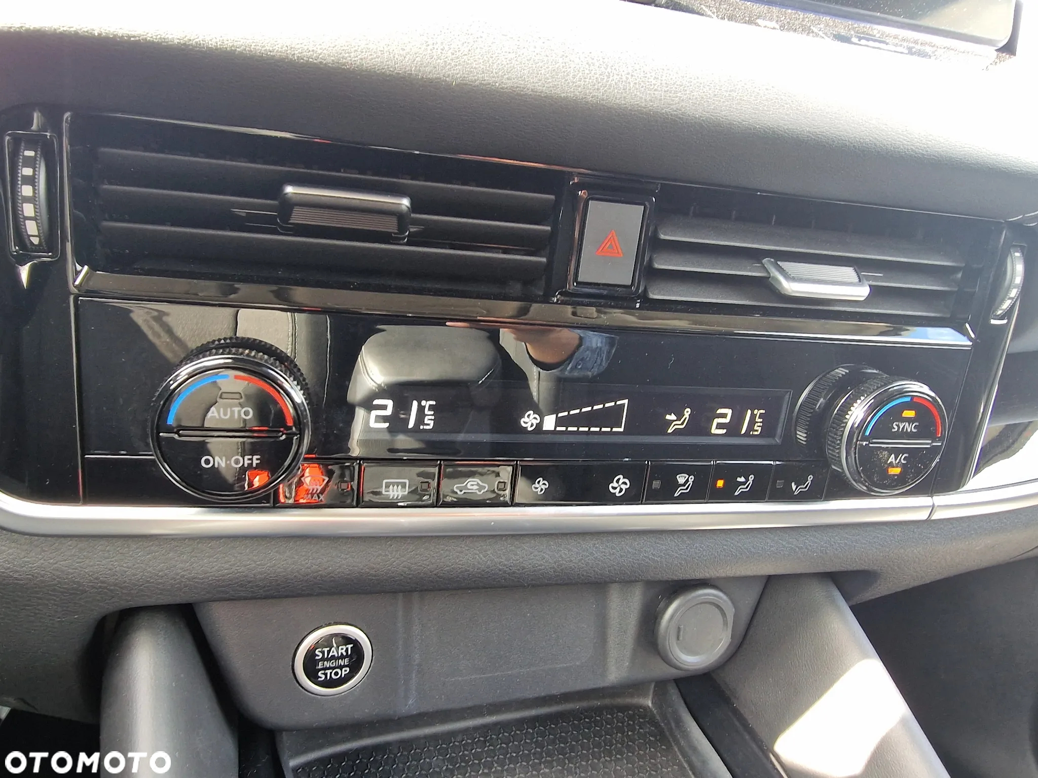 Nissan Qashqai 1.3 DIG-T mHEV N-Connecta Xtronic - 11