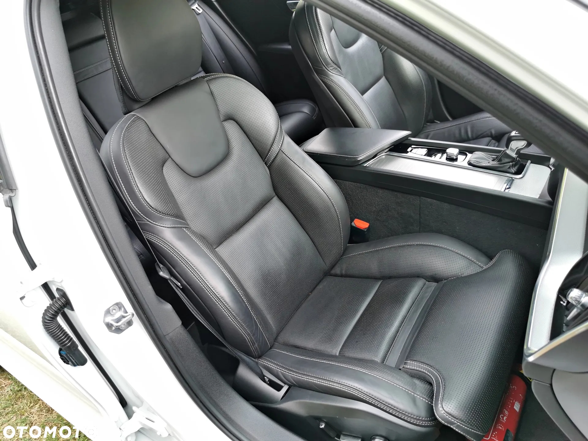 Volvo V60 D3 Geartronic R-Design - 22