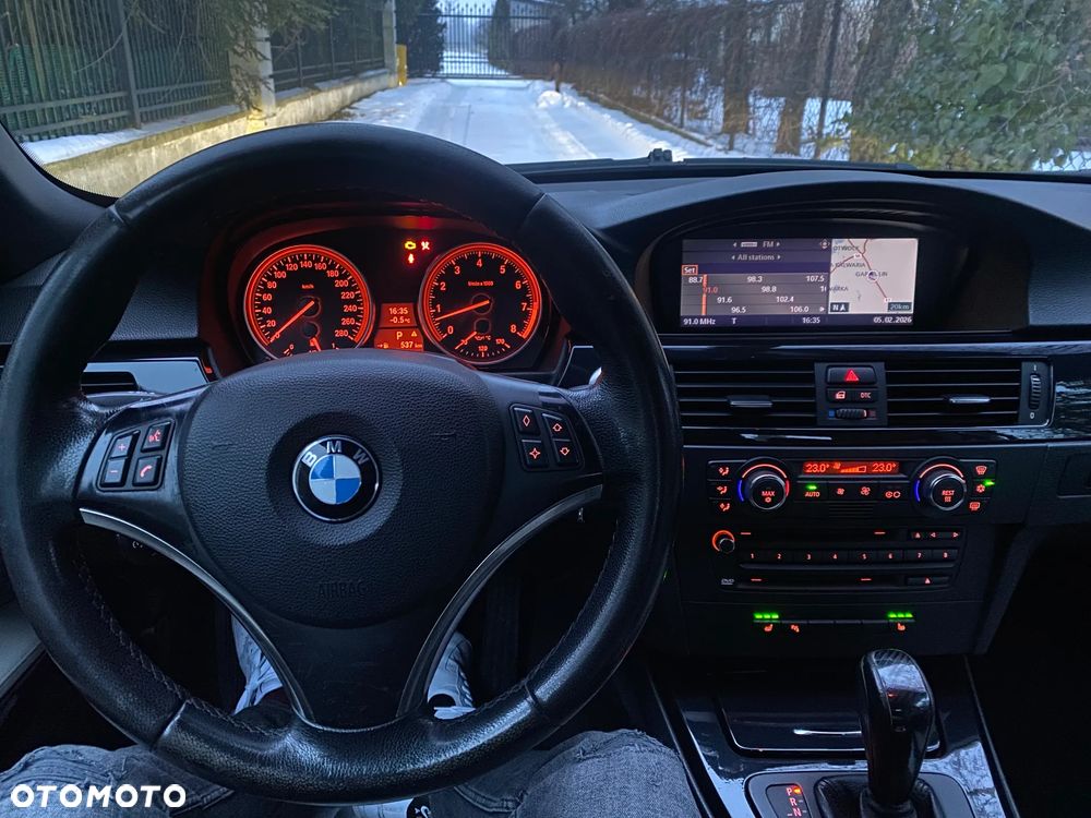 BMW Seria 3 325i - 12