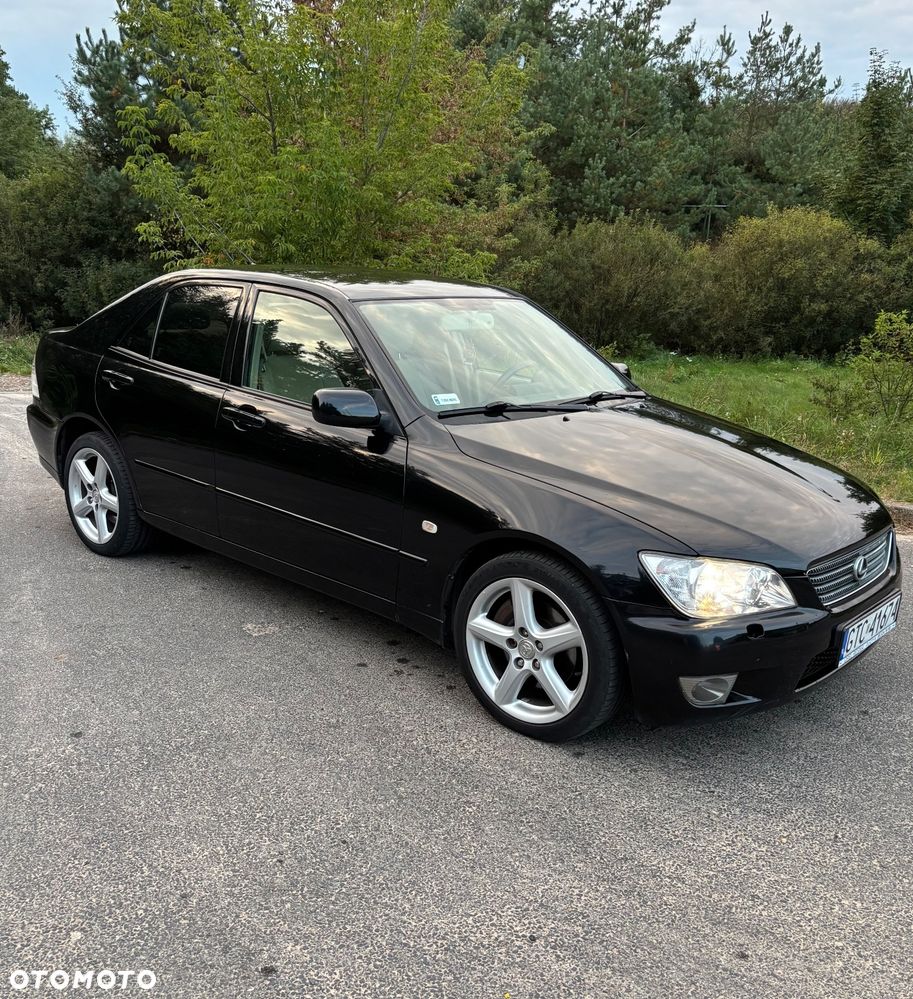 Lexus IS - 1