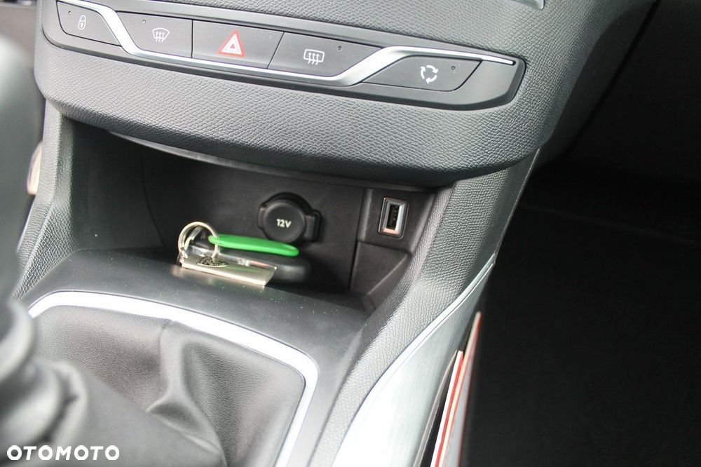 Peugeot 308 - 18