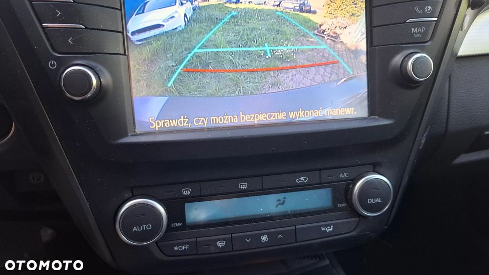 Toyota Avensis - 13