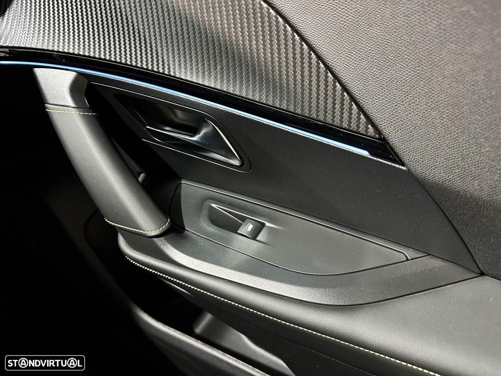 Peugeot e-2008 54 kWh GT - 31