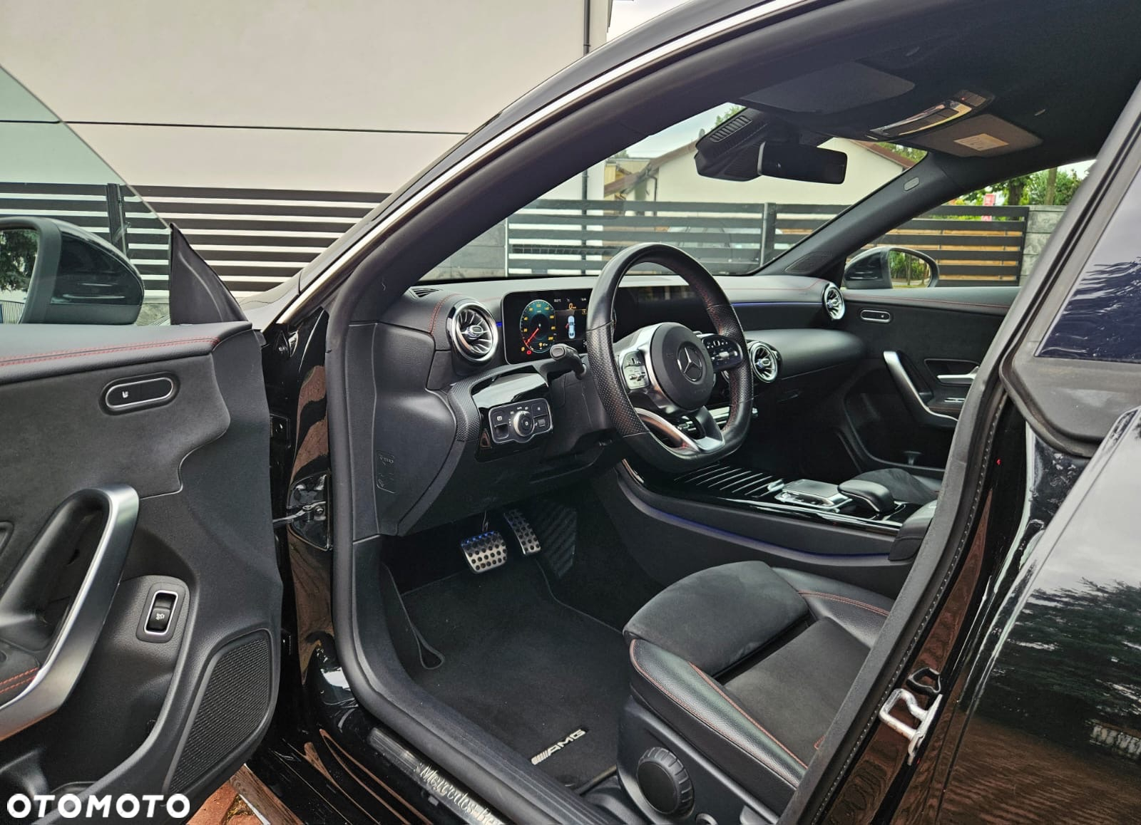 Mercedes-Benz CLA 200 7G-DCT AMG Line - 31