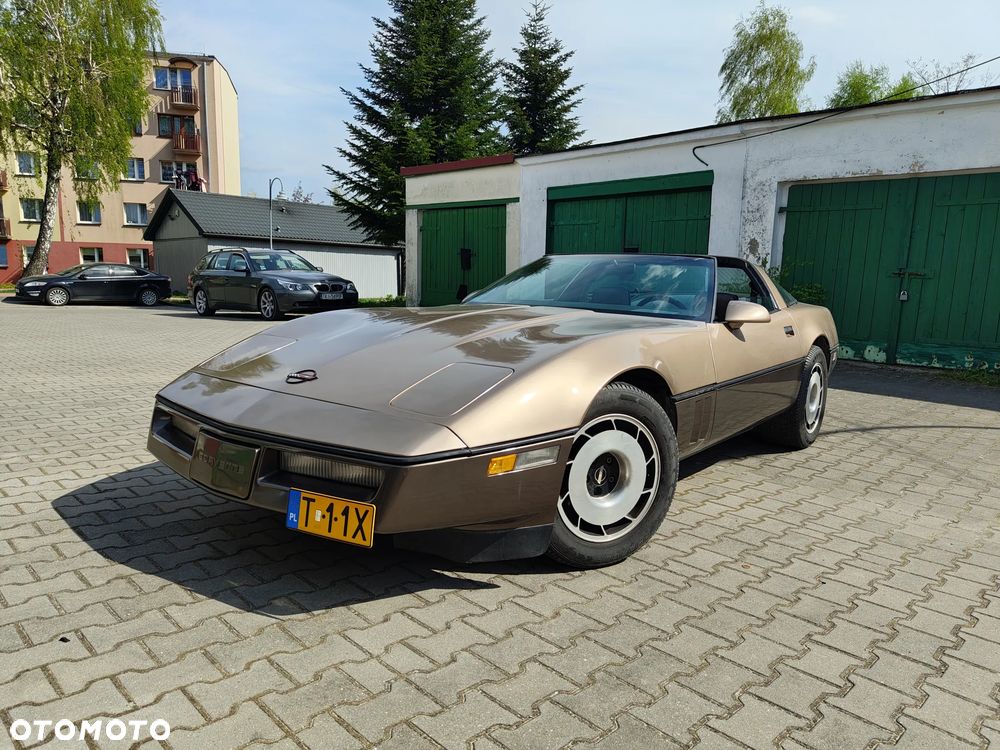 Chevrolet Corvette - 4