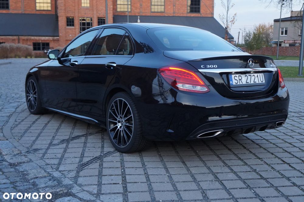 Mercedes-Benz Klasa C 300 7G-TRONIC AMG Line - 6