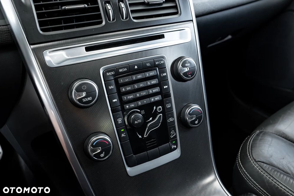 Volvo XC 60 D5 AWD RDesign - 33