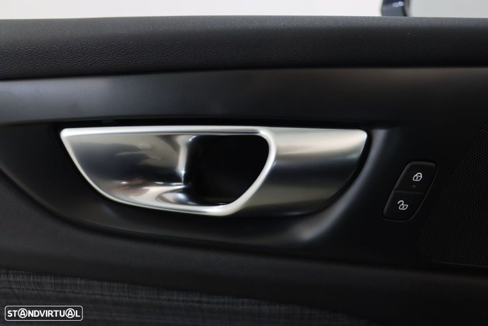 Volvo V60 2.0 T6 AWD TE Core - 21