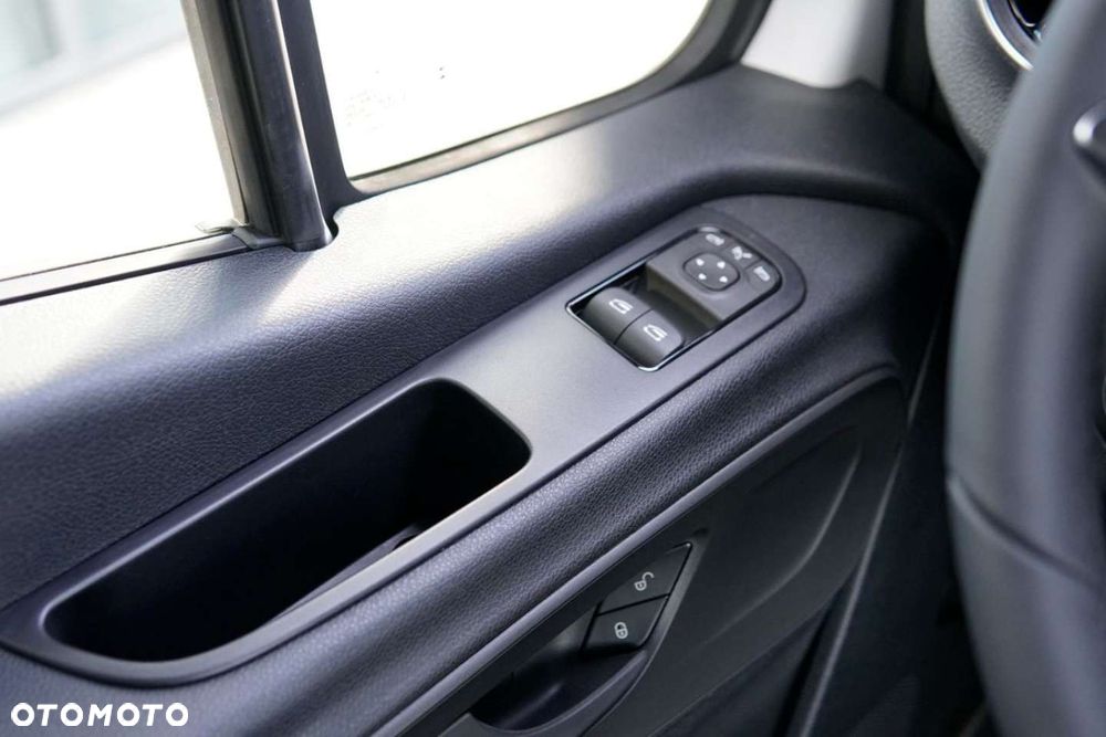 Mercedes-Benz Sprinter - 17