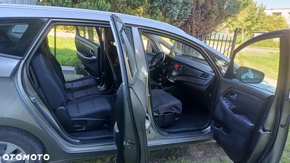 Kia Carens 1.6 GDI M 7os EU6 - 3