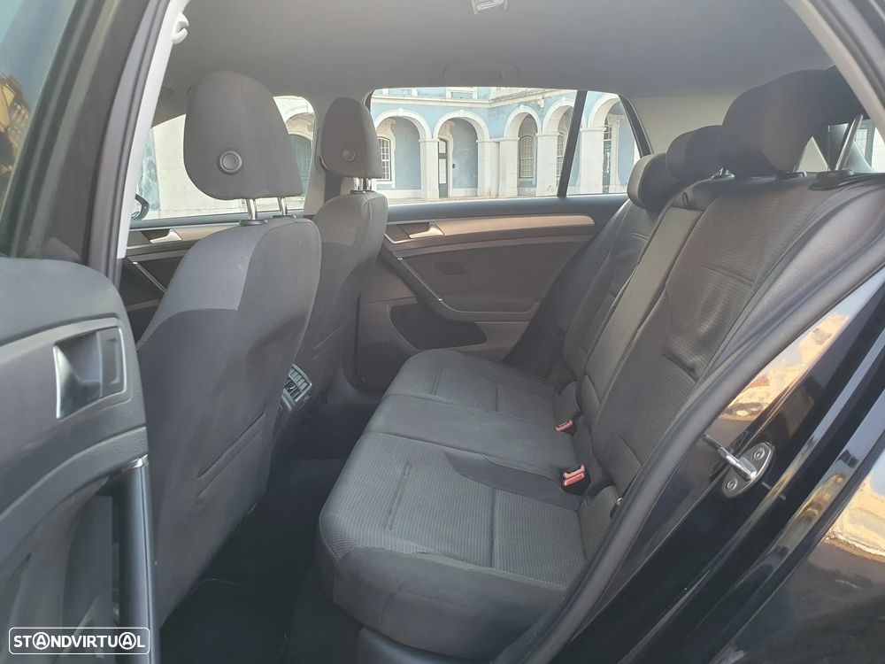 VW Golf 1.6 TDI Confortline - 45