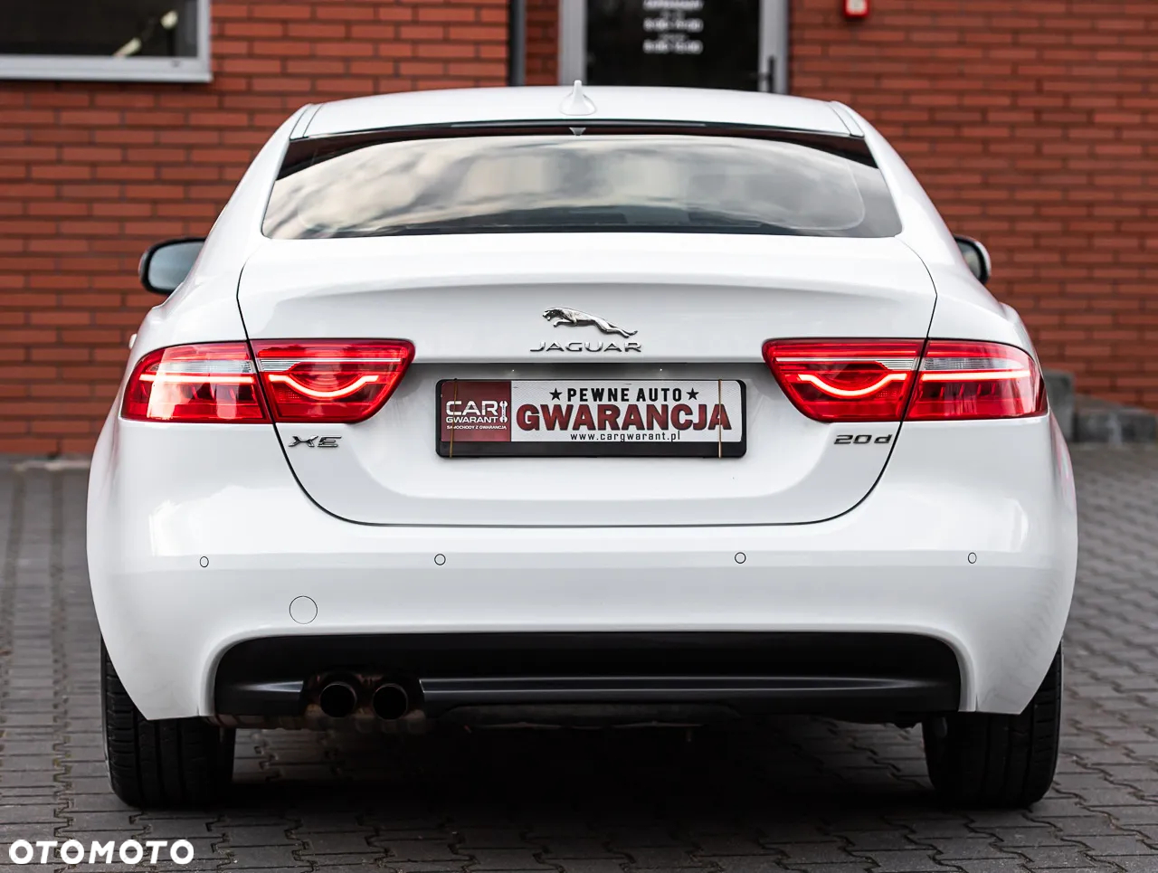 Jaguar XE 2.0 D AWD R-Sport - 15