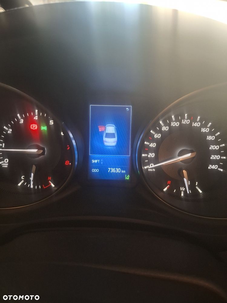 Toyota Avensis 1.8 Premium - 9