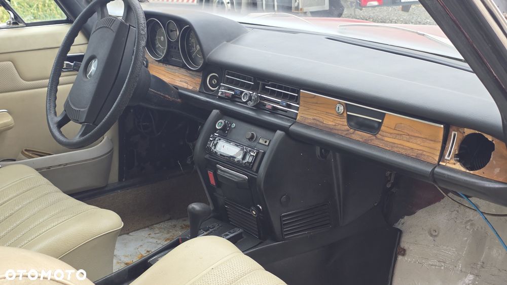 Mercedes-Benz 280 - 6