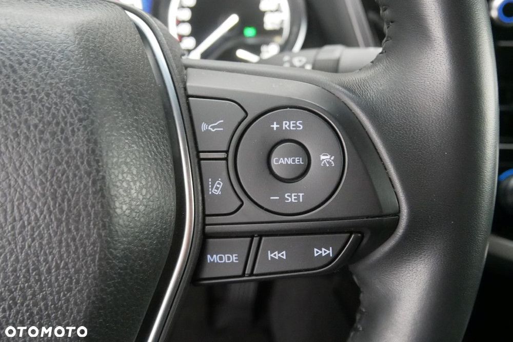 Toyota Camry 2.5 Hybrid Comfort CVT - 24