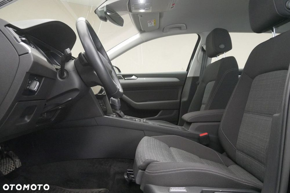 Volkswagen Passat Variant 2.0 TSI Business DSG - 12