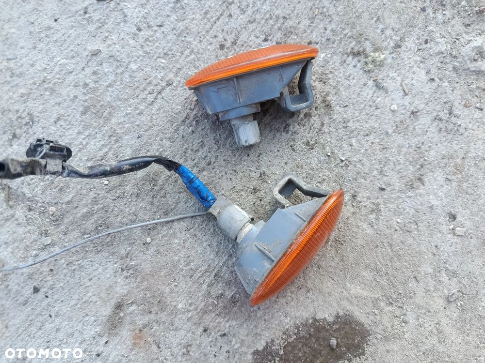 Kierunkowskazy błotnika prawy lewy Pajero Pinin - 2