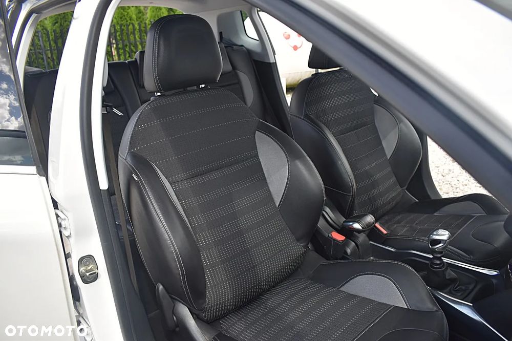 Peugeot 2008 1.6 e-HDi Allure S&S - 22