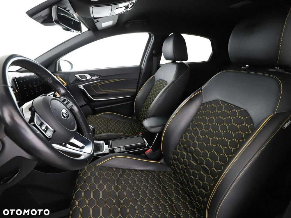 Kia XCeed - 14
