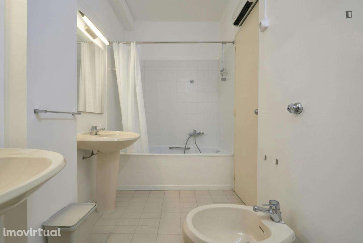 Quarto - localizado em Campolide Lisbon - Grande imagem: 3/27