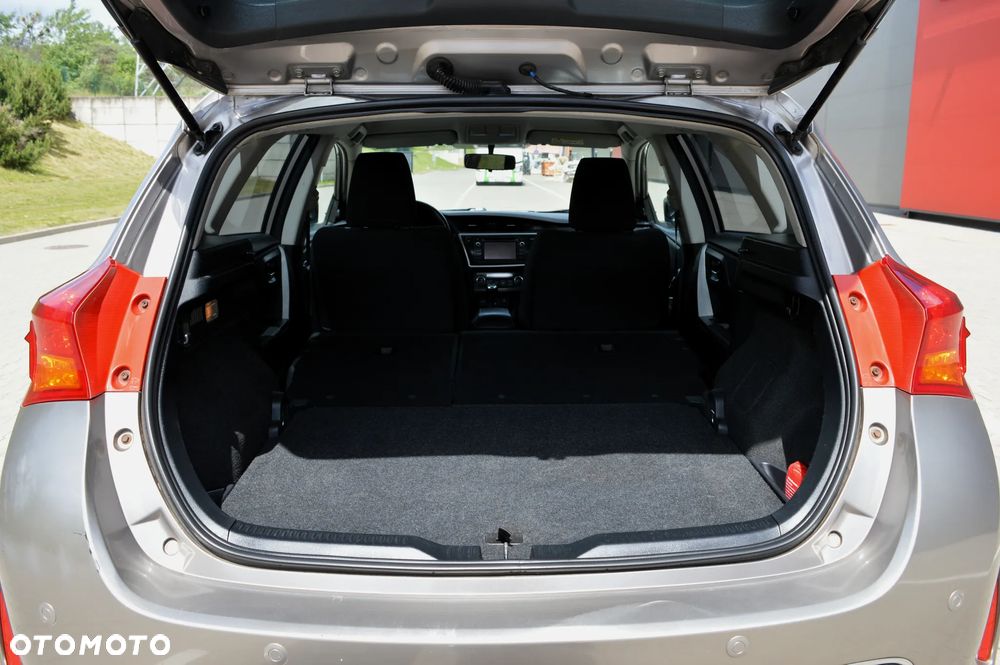 Toyota Auris 1.6 Premium + - 32