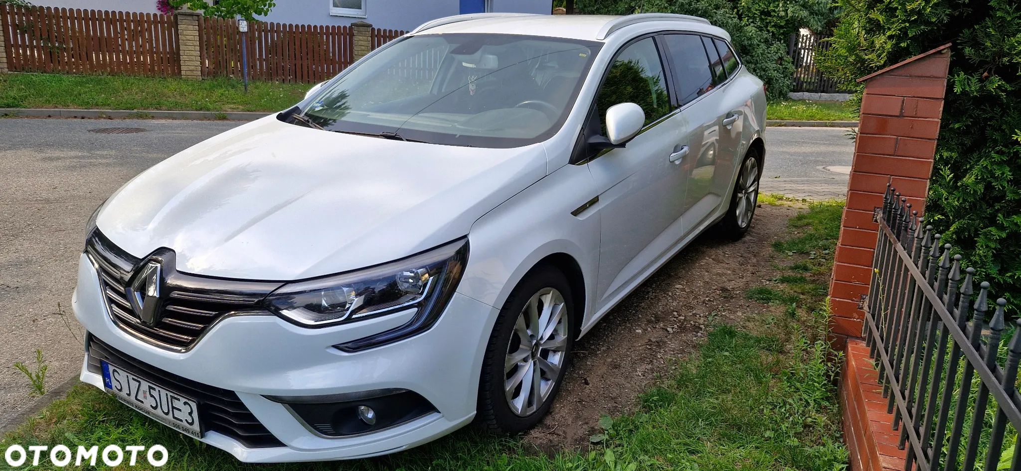 Renault Megane 1.3 TCe FAP Intens EDC - 1
