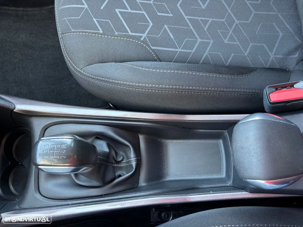 Peugeot 2008 1.2 PureTech Allure - 38
