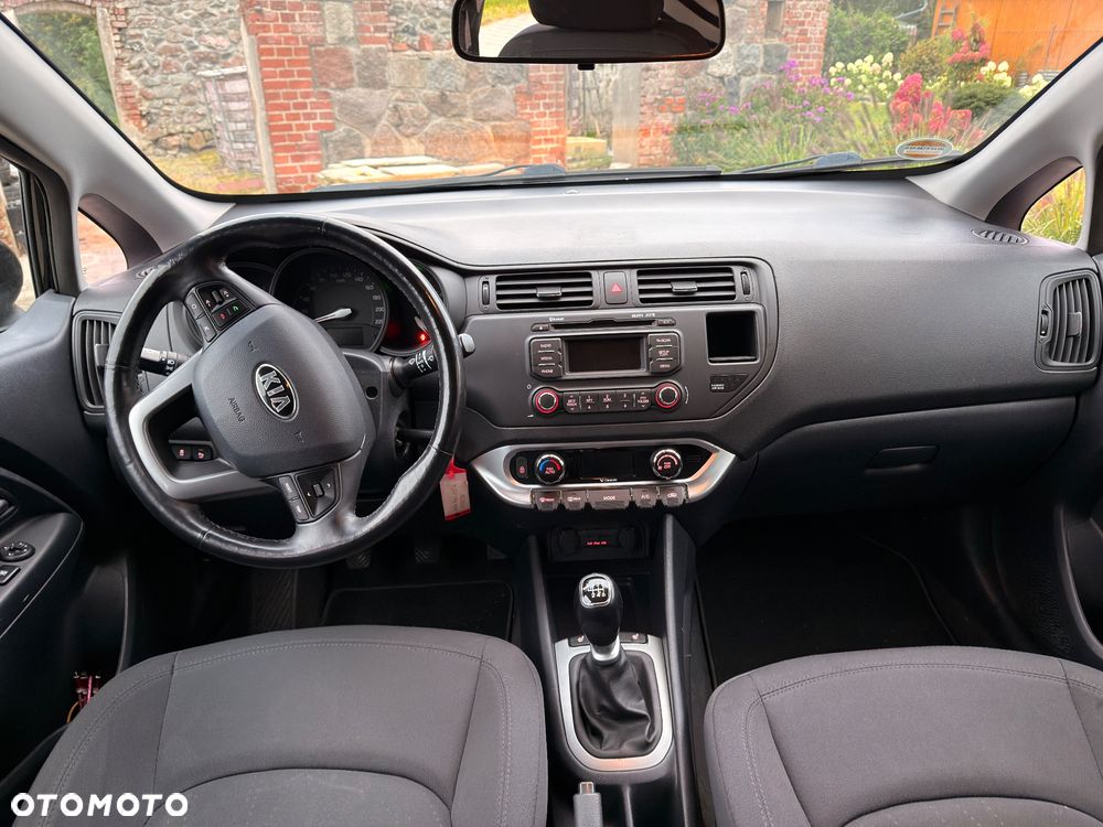 Kia Rio - 8