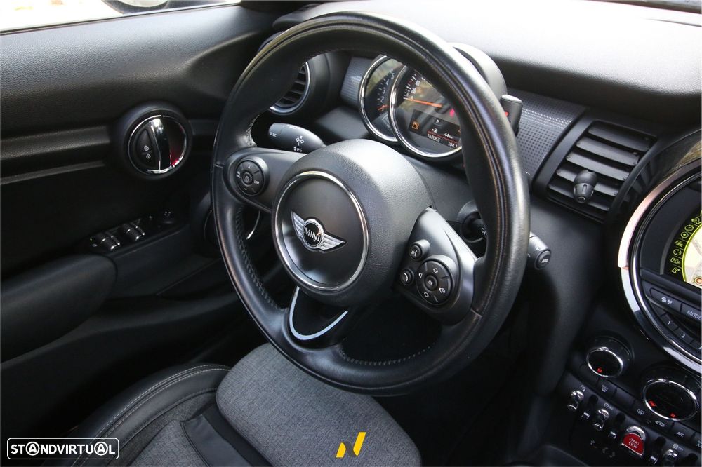 MINI 5 Portas Cooper D Auto - 26