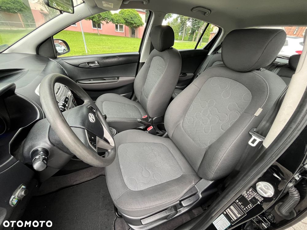 Hyundai i20 1.2 FIFA WM Edition - 17