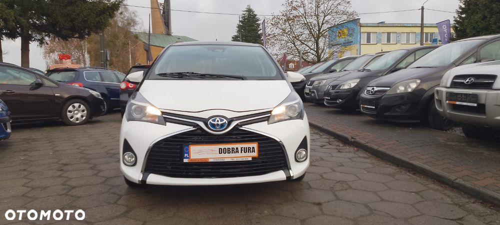 Toyota Yaris Hybrid 100 Terra - 29