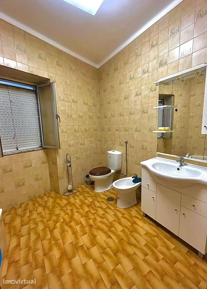 Moradia T5 com Terrenos para Construção no Largo da Feira – Lanheses, - Grande imagem: 4/23