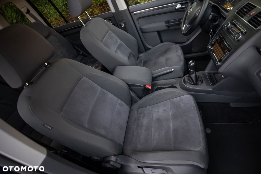 Volkswagen Touran 2.0 TDI Highline - 18