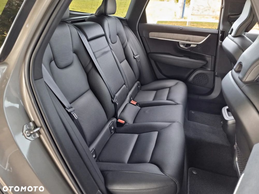 Volvo V90 Cross Country B5 D AWD Ultimate - 26
