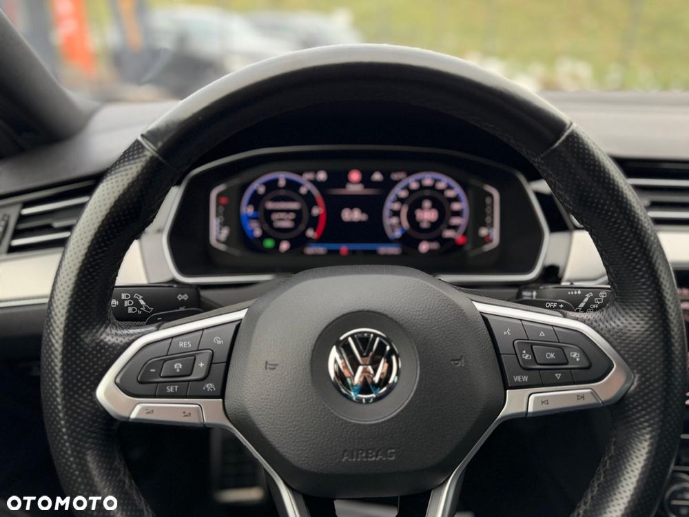 Volkswagen Passat - 29