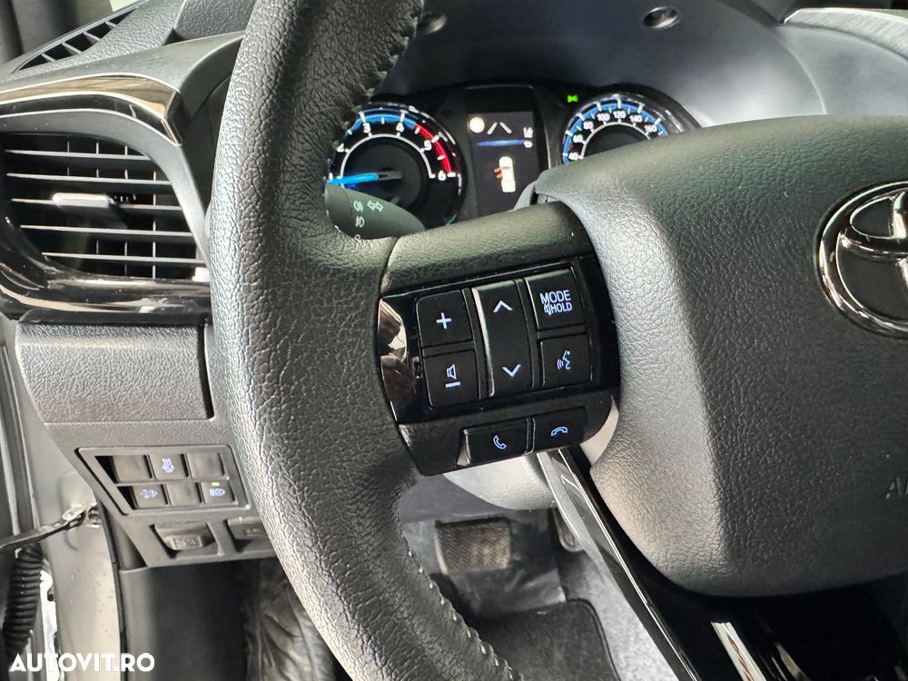Toyota Hilux 2.8D 204CP 4x4 Double Cab AT MHEV Invincible - 10