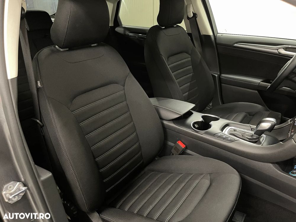 Ford Mondeo 2.0 HEV Titanium - 10