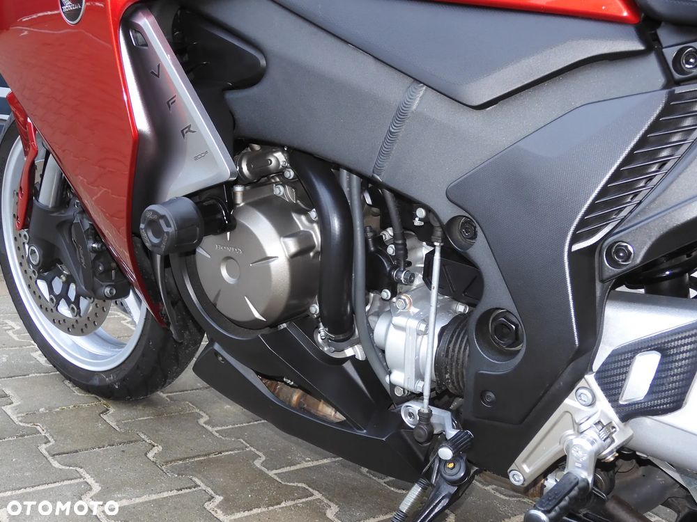 Honda VFR - 32