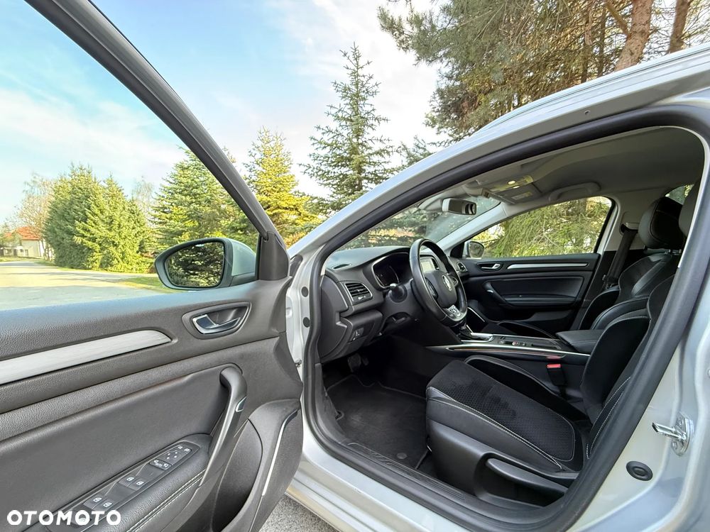 Renault Megane TCe 140 GPF EDC INTENS - 13