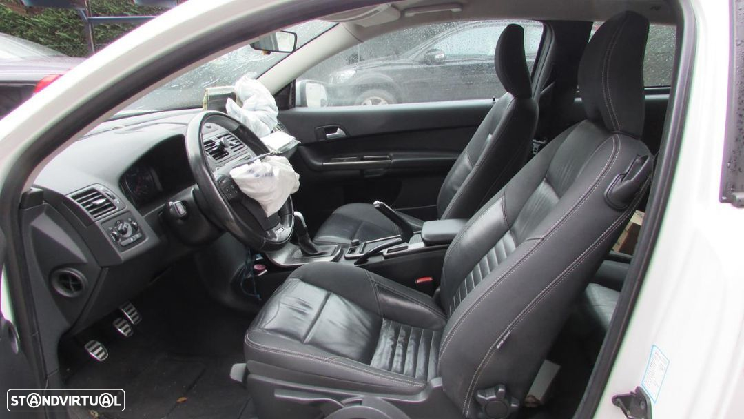 Volvo C30 1.6 D2 (115cv) de 2011 - Peças Usadas (7266) - 4