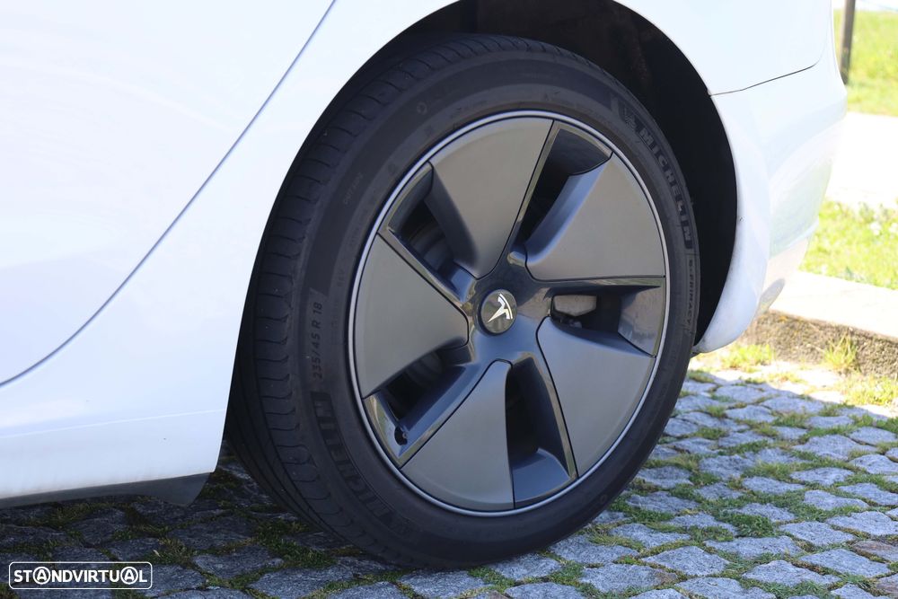 Tesla Model 3 Tração Traseira Standard - 19