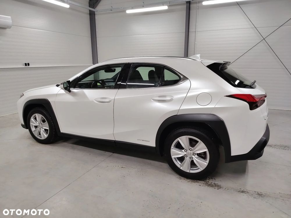 Lexus UX 250h Elegance 2WD - 9