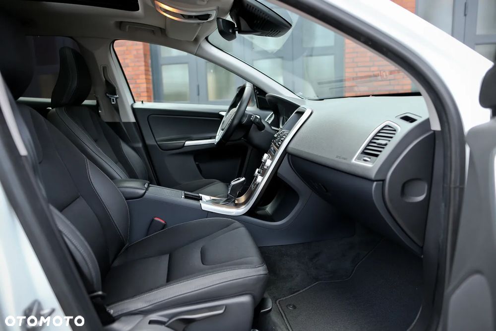 Volvo XC 60 D4 Geartronic Momentum - 22