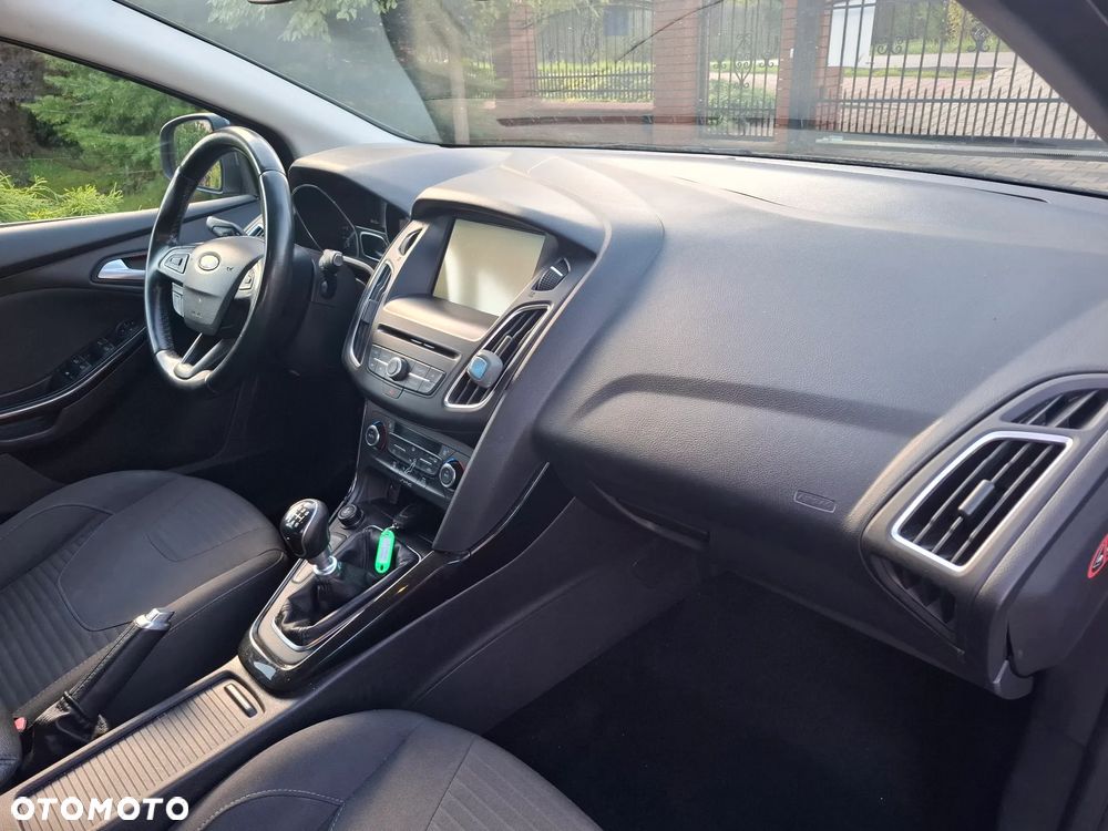 Ford Focus 1.5 EcoBlue Start-Stopp-System TITANIUM - 14